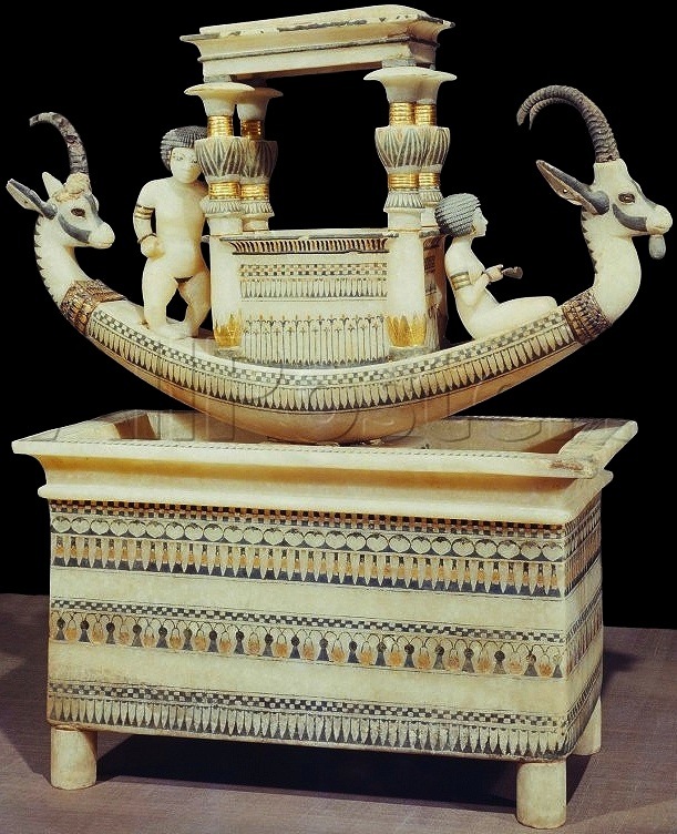 Tutanchamuns Alabasterboot mit Wasserbecken, besetzt mit Steinbockkpfen, einem Pavillon und weiblichen Figuren